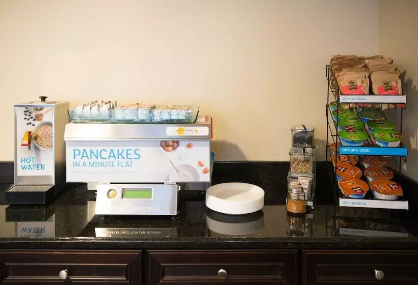 Holiday Inn Express Hotel & Suites Northwood By Ihg