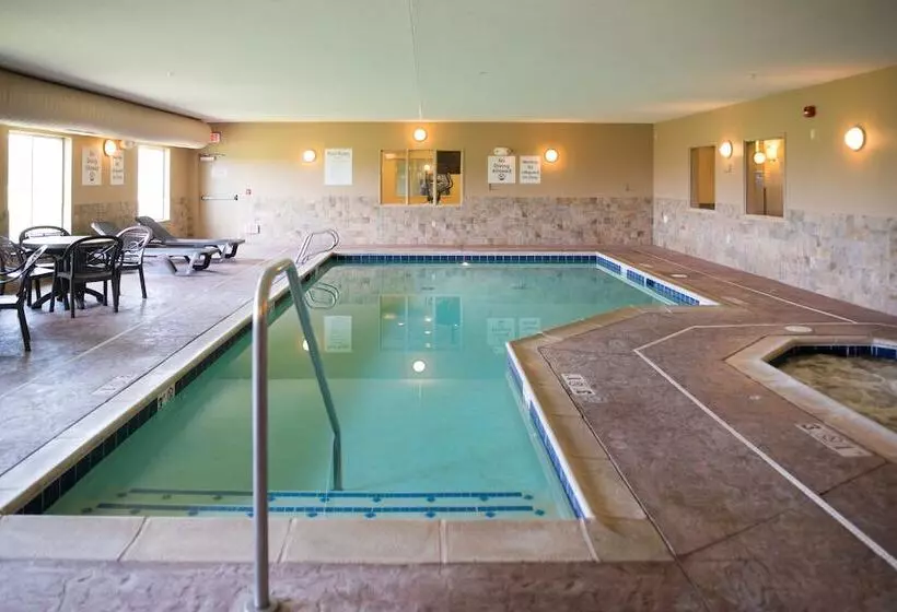 Holiday Inn Express Hotel & Suites Northwood By Ihg