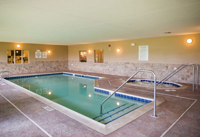 Holiday Inn Express Hotel & Suites Northwood By Ihg