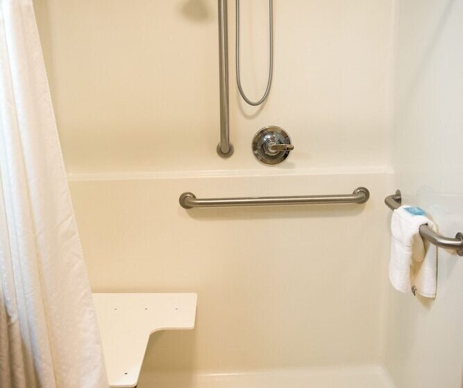 Holiday Inn Express Hotel & Suites Northwood By Ihg