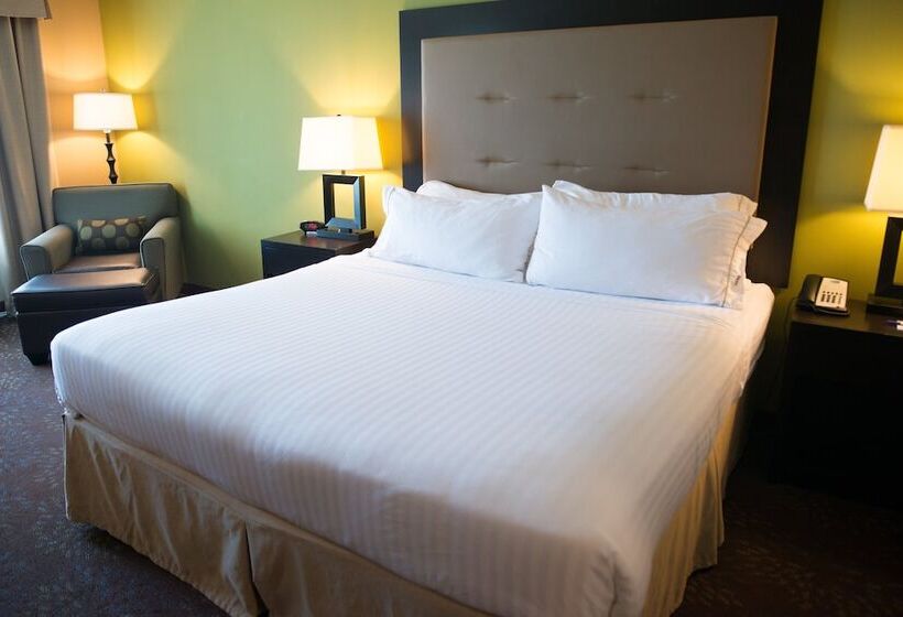 Holiday Inn Express Hotel & Suites Northwood By Ihg