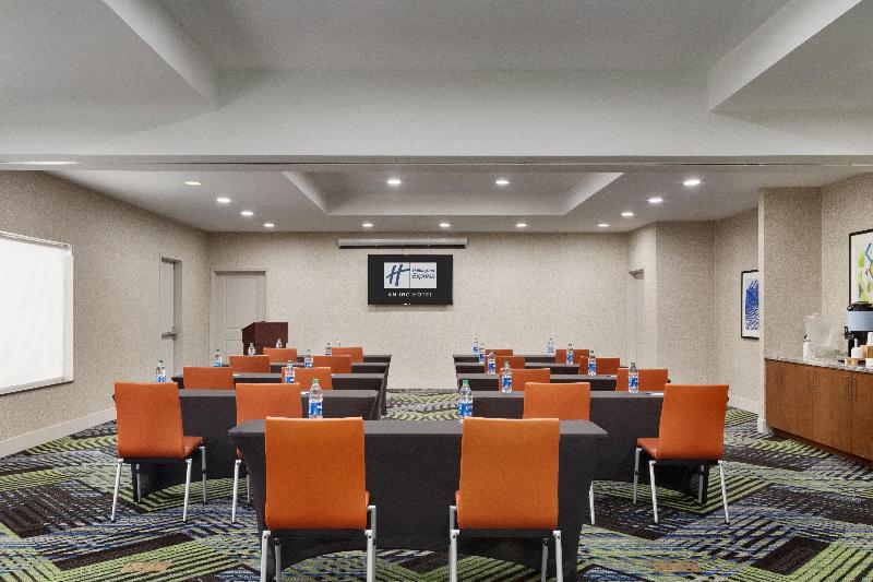 ホテル Holiday Inn Express & Suites Searcy, An Ihg