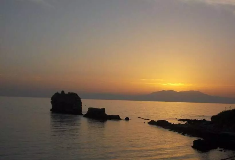 בית מלון כפרי Potidea Golden Beach