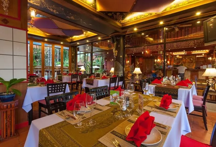 فندق Royal Phawadee Village Patong   2 Minutes Walk To The Beach