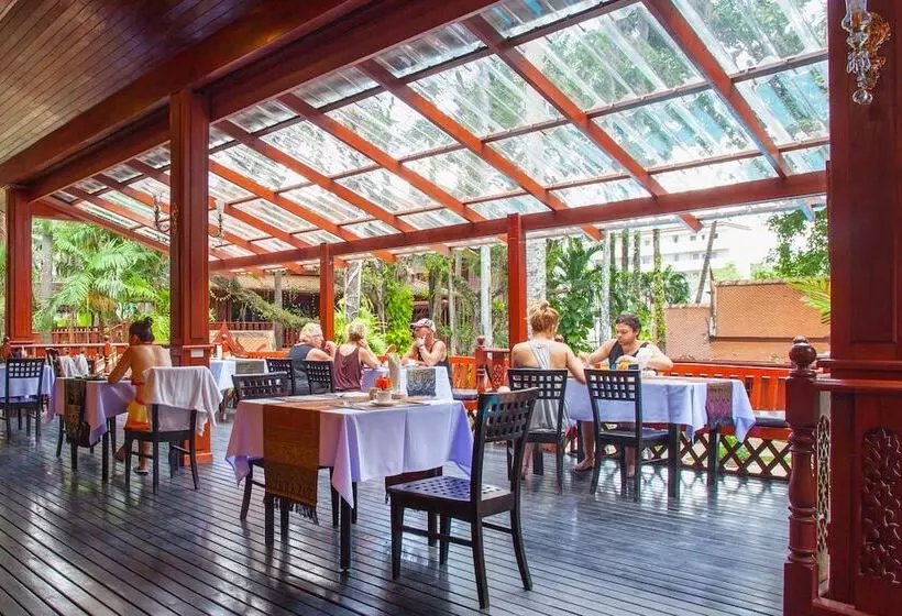 فندق Royal Phawadee Village Patong   2 Minutes Walk To The Beach