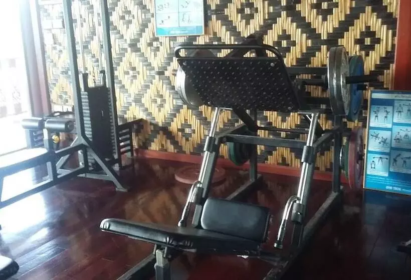 فندق Royal Phawadee Village Patong   2 Minutes Walk To The Beach