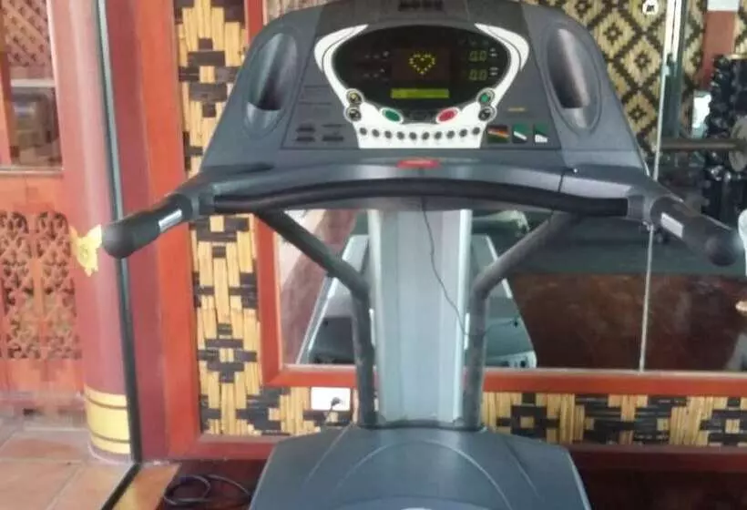 فندق Royal Phawadee Village Patong   2 Minutes Walk To The Beach