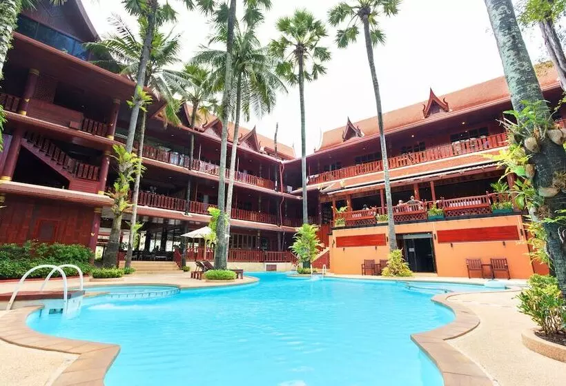فندق Royal Phawadee Village Patong   2 Minutes Walk To The Beach