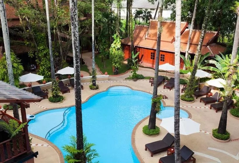 فندق Royal Phawadee Village Patong   2 Minutes Walk To The Beach