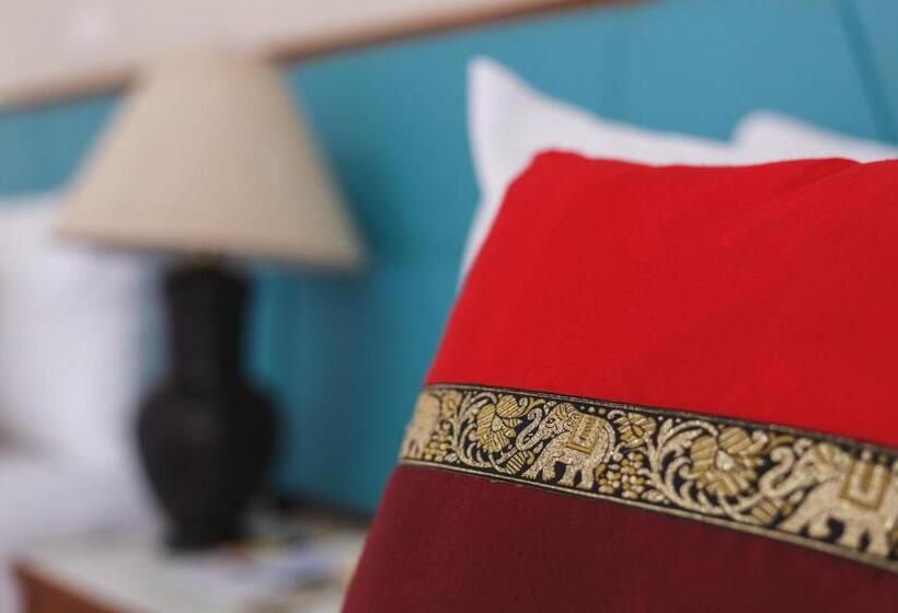 酒店 Surin Majestic