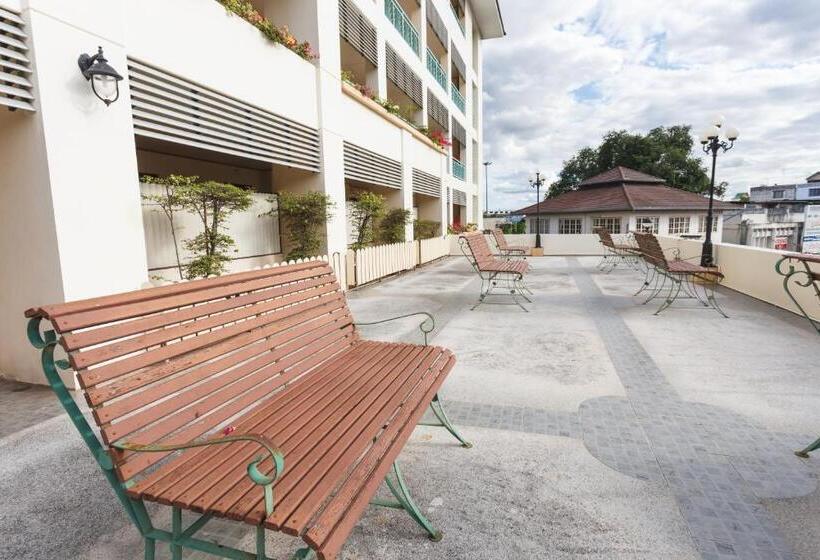 酒店 Surin Majestic