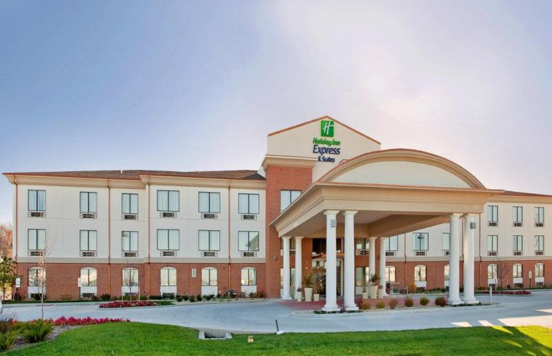 Holiday Inn Express Hotel & Suites St. Charles, An Ihg