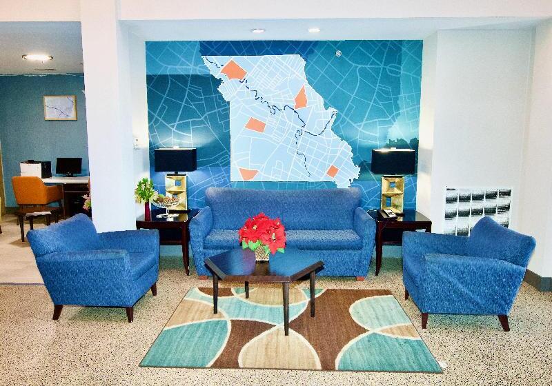 Holiday Inn Express Hotel & Suites St. Charles, An Ihg