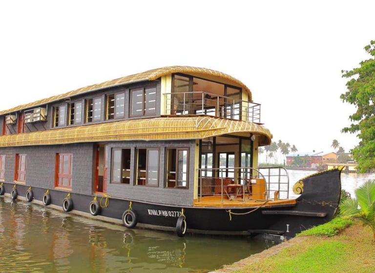 בית מלון כפרי House Boat