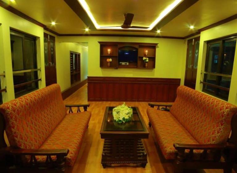 בית מלון כפרי House Boat