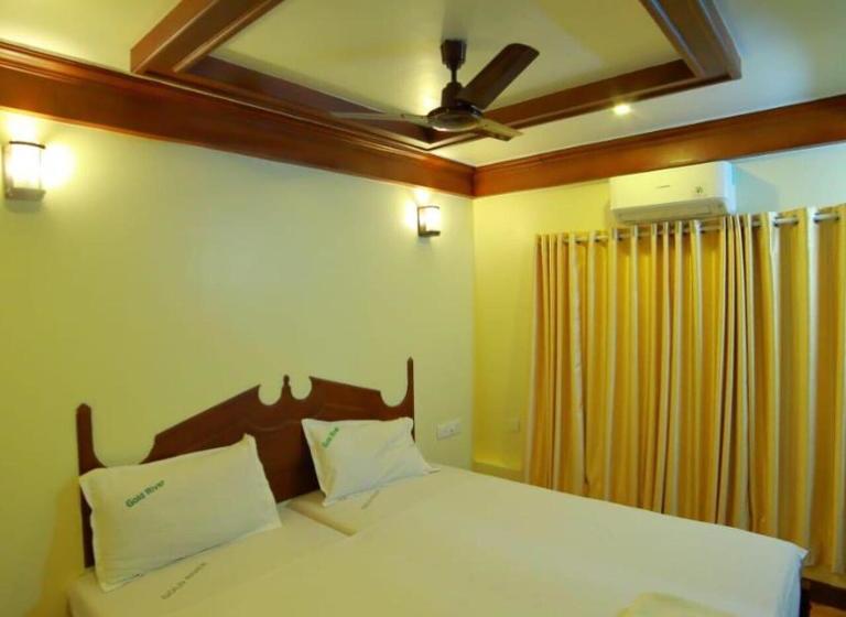 בית מלון כפרי House Boat