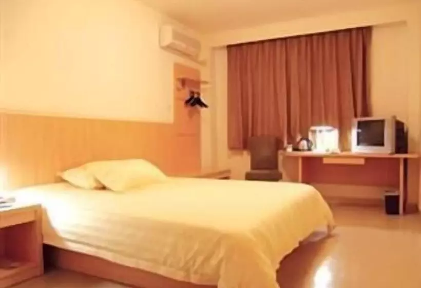 Hotelli Jinjiang Inn Chengdu Kuanzhai Alley Jinxianqiao