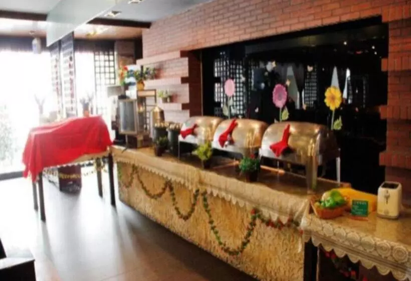 Hotelli Jinjiang Inn Chengdu Kuanzhai Alley Jinxianqiao