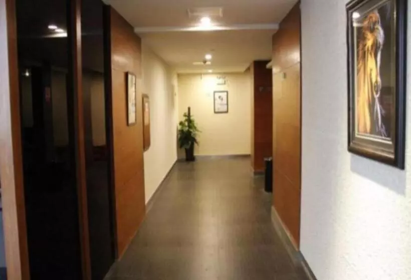 Hotelli Jinjiang Inn Chengdu Kuanzhai Alley Jinxianqiao