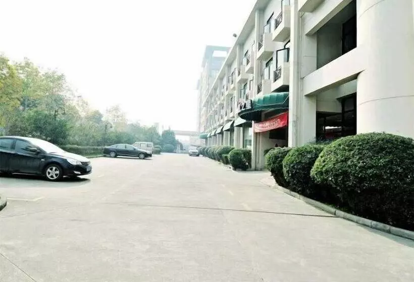 בית מלון כפרי Jinjiang Inn Ningbo Yinxiang City Metro Road