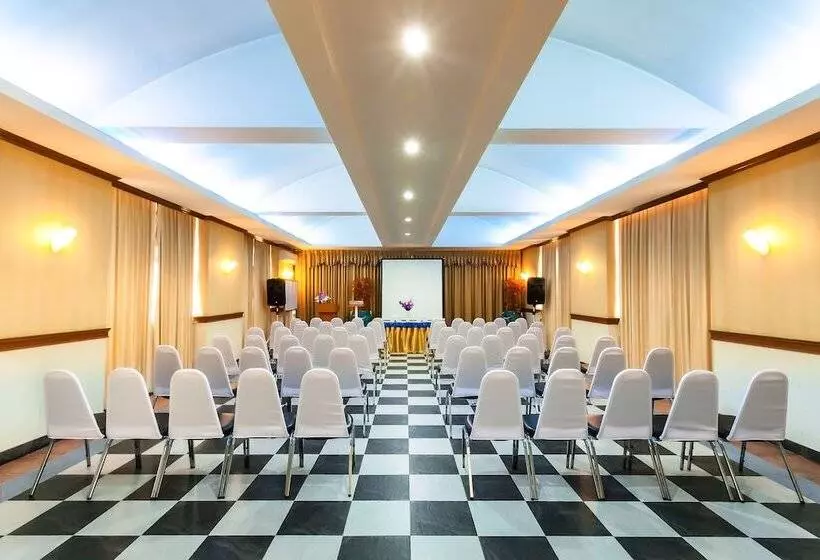 Отель Grand Tara Garden Thai