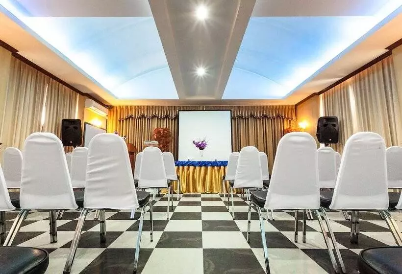 Отель Grand Tara Garden Thai