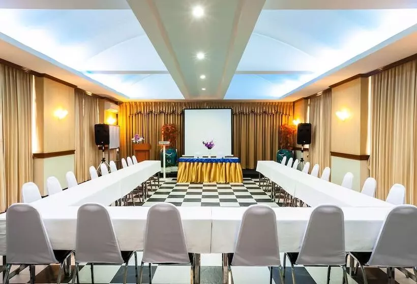 Отель Grand Tara Garden Thai