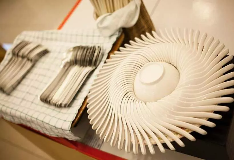 Отель Grand Tara Garden Thai