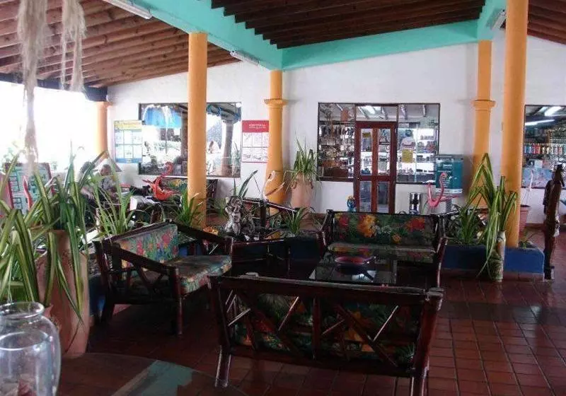 Отель Tropical Refuge