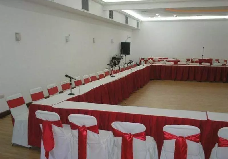 Отель Tropical Refuge