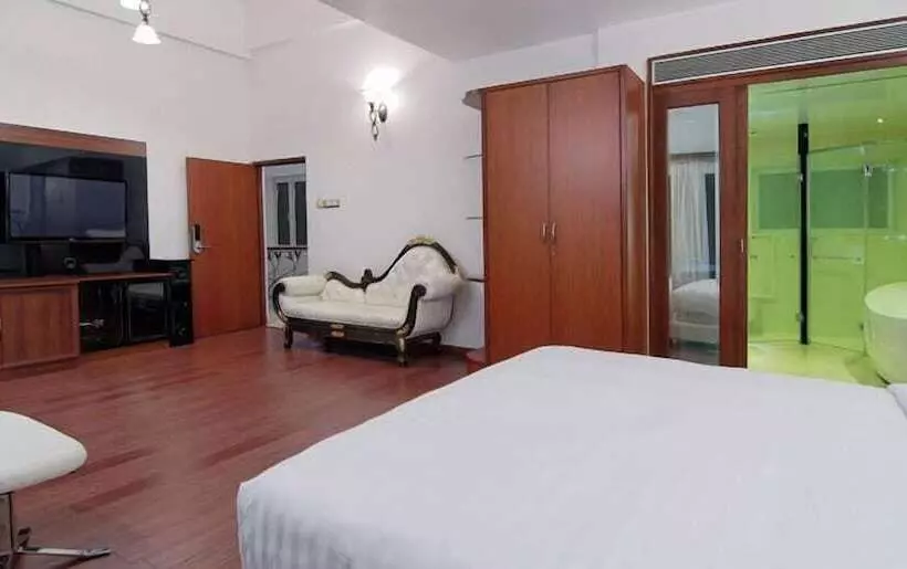 هتل White Pearl Suites