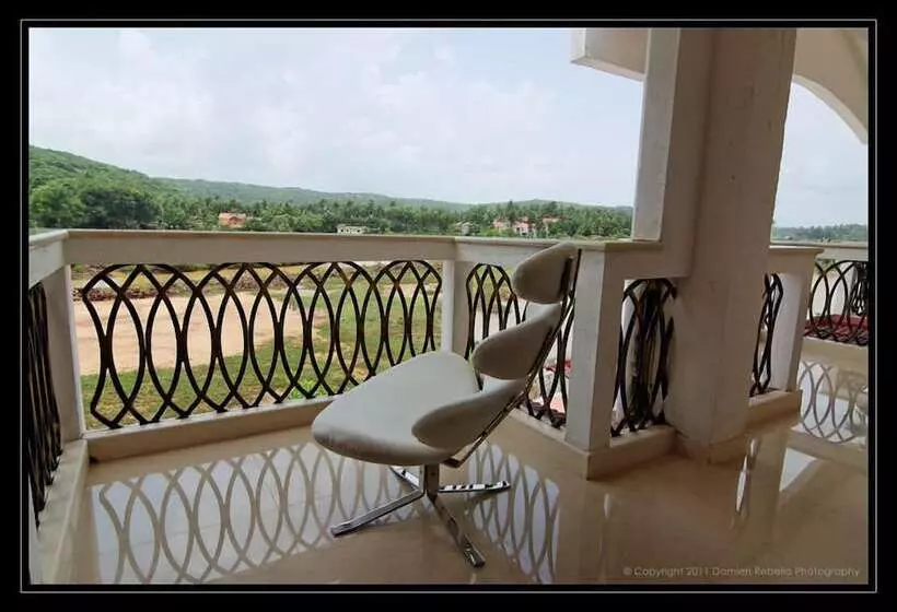 هتل White Pearl Suites