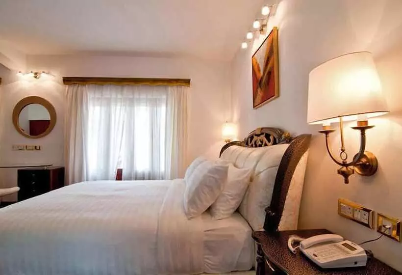 هتل White Pearl Suites