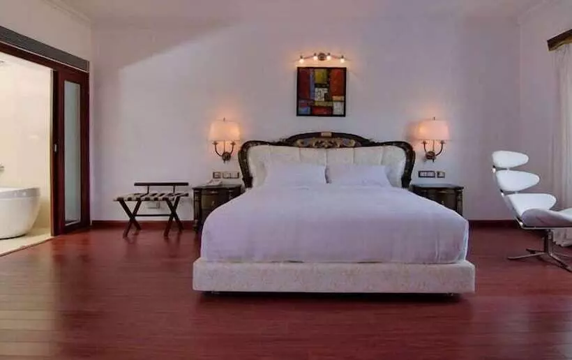 هتل White Pearl Suites