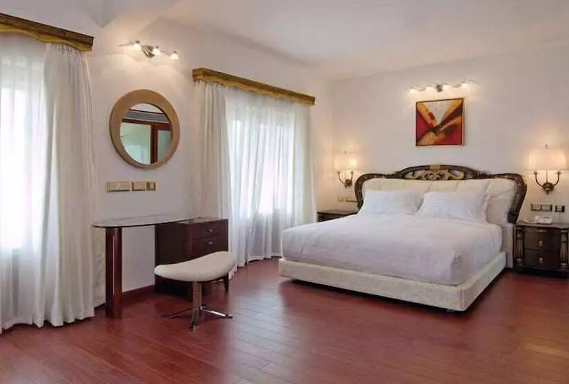 هتل White Pearl Suites