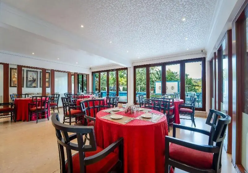 Hotel White Pearl Suites