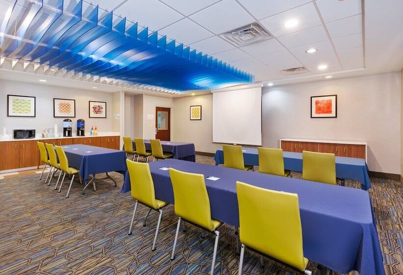 Holiday Inn Express Hotel & Suites Cleveland Richfield, An Ihg