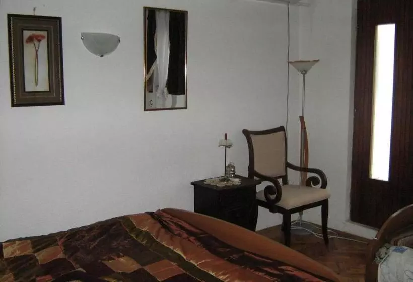 Hotel Anastasia Homestay