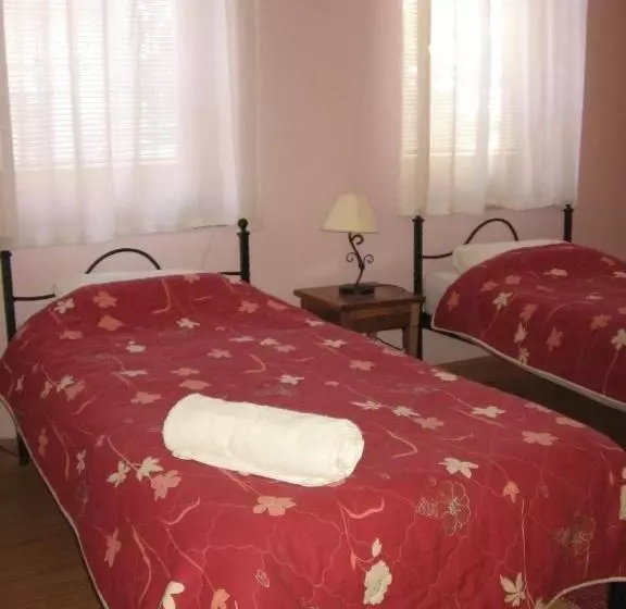 هتل Chola Guest House