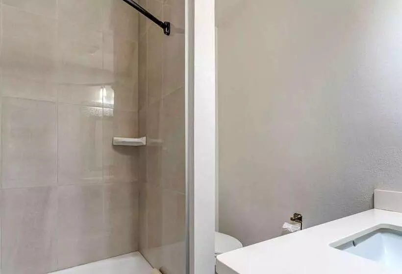 هتل Comfort Inn Carmel By The Sea