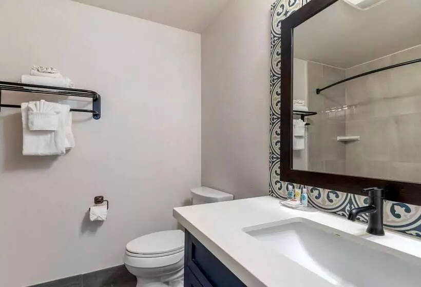 هتل Comfort Inn Carmel By The Sea