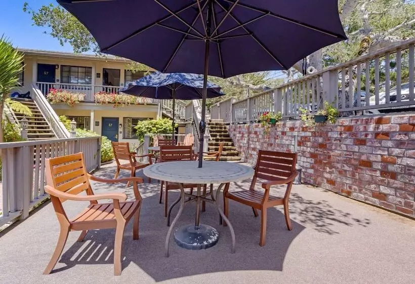 هتل Comfort Inn Carmel By The Sea