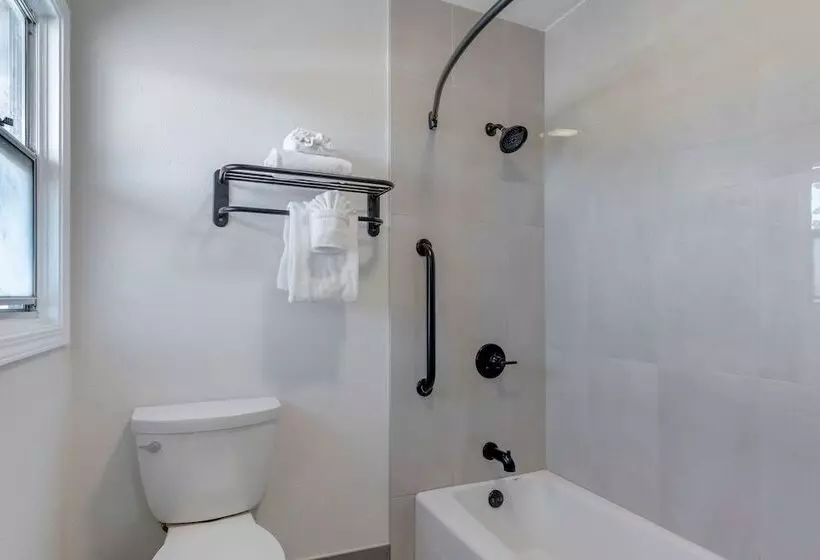 هتل Comfort Inn Carmel By The Sea