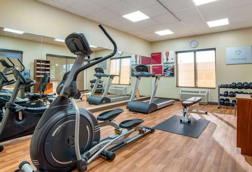 فندق Comfort Suites