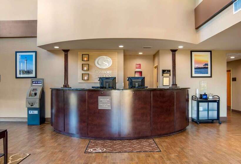 فندق Comfort Suites