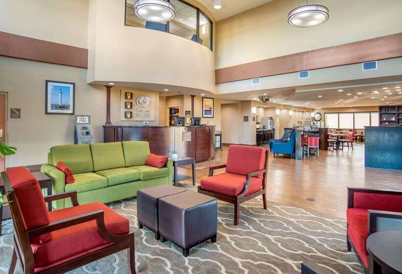 فندق Comfort Suites