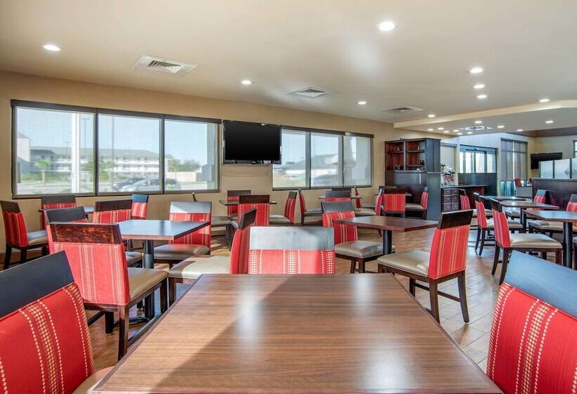 فندق Comfort Suites