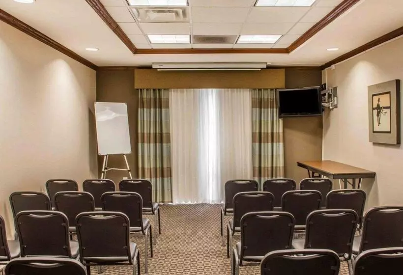 هتل Comfort Suites Huntsville Midcity District At Research Park