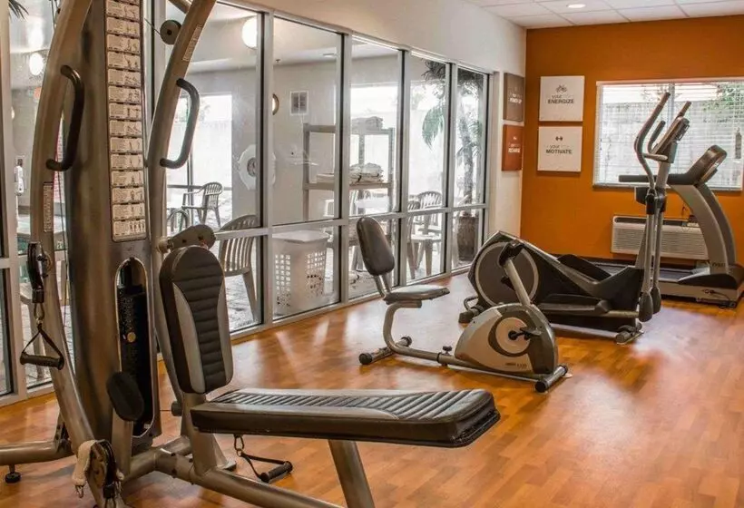 هتل Comfort Suites Huntsville Midcity District At Research Park