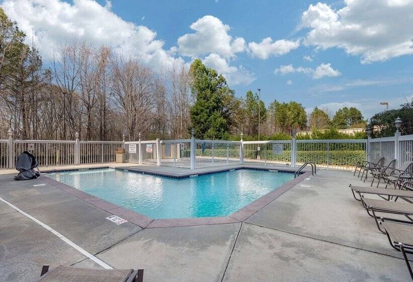 ホテル Comfort Suites Near Birkdale Villagehuntersville